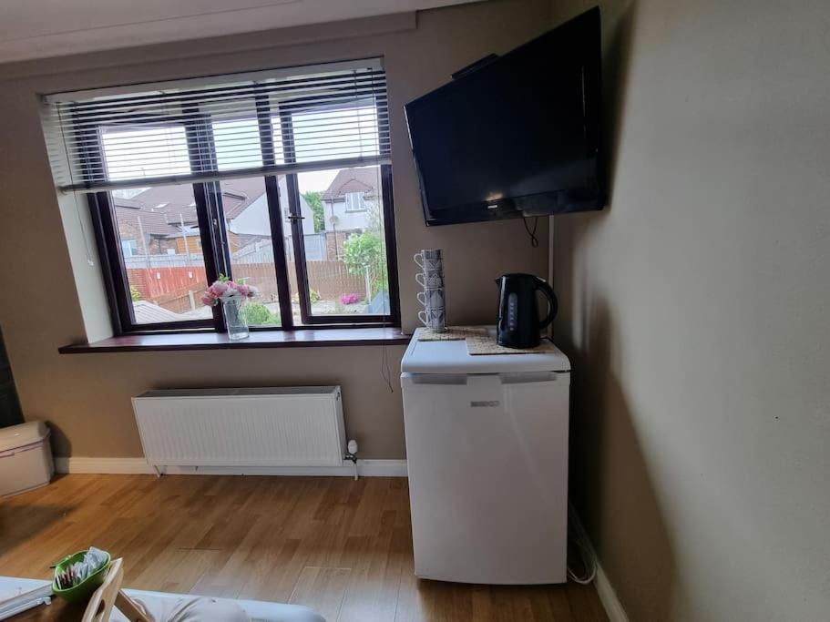 Spacious House City Skyline And Mountain Views Close Too Belfast Centre And Airports Free Parking Luaran gambar